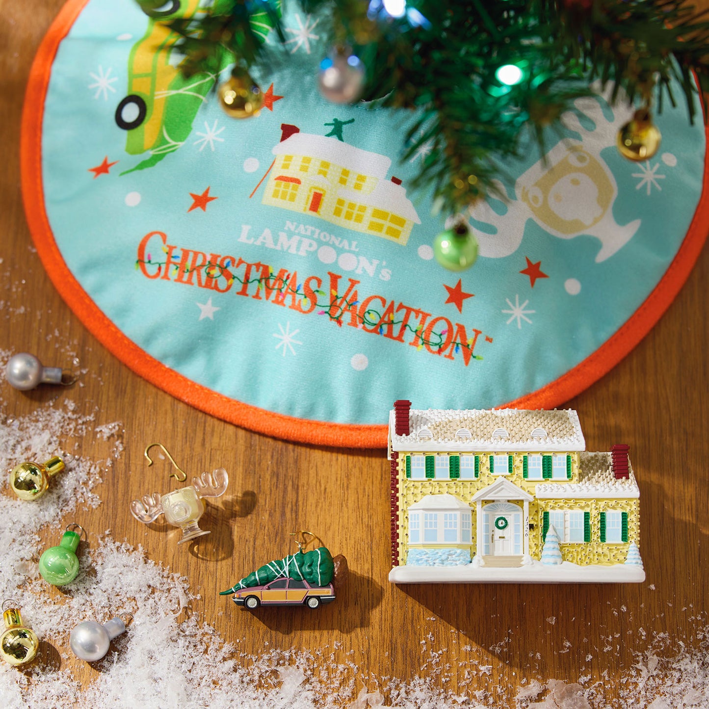Hallmark 2024 Mini National Lampoon's Christmas Vacation™ ShowToppers Musical Tree Topper With Light, 2.51" - BCGiftMall