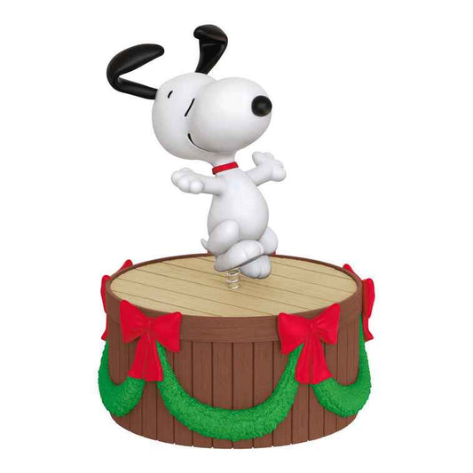 Hallmark 2026 Christmas Ornament Mini The Peanuts Gang Dancing Snoopy ShowToppers Musical Tree Topper With Light, 4"