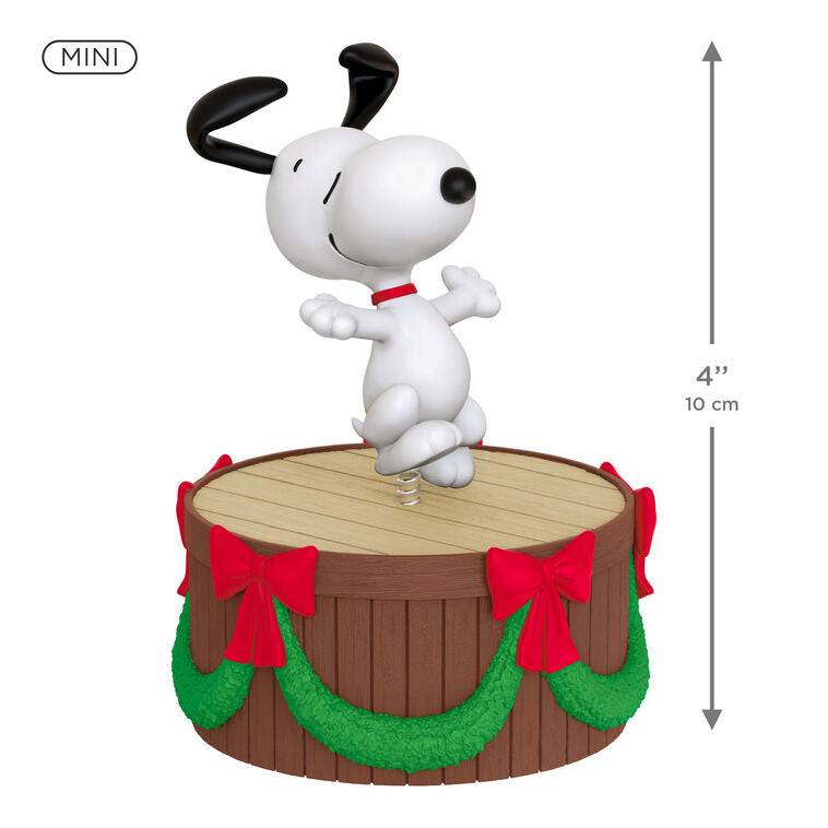 Hallmark 2026 Christmas Ornament Mini The Peanuts Gang Dancing Snoopy ShowToppers Musical Tree Topper With Light, 4"