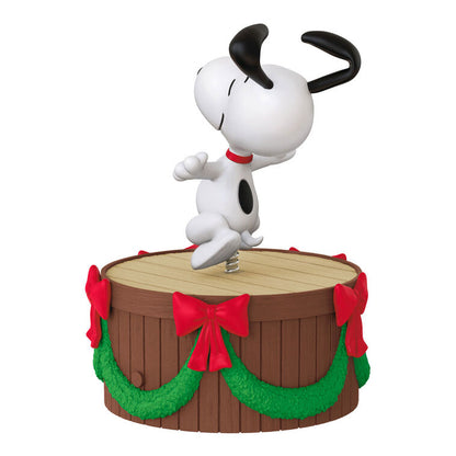 Hallmark 2026 Christmas Ornament Mini The Peanuts Gang Dancing Snoopy ShowToppers Musical Tree Topper With Light, 4"