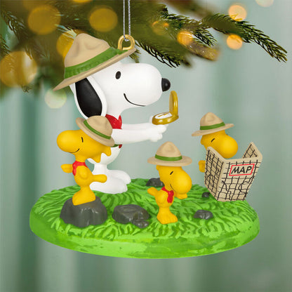 Hallmark 2026 Christmas Ornament The Peanuts Gang Orienteering